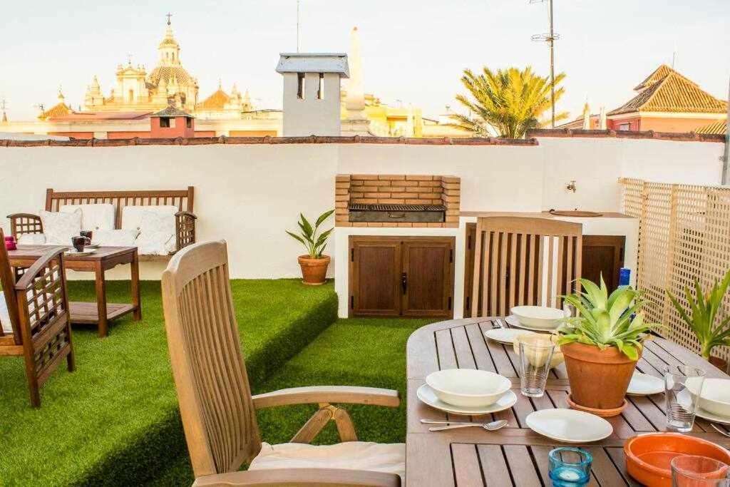 Atico Con Piscina Junto Catedral De Sevilla المظهر الخارجي الصورة