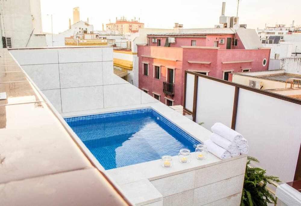 Atico Con Piscina Junto Catedral De Sevilla المظهر الخارجي الصورة