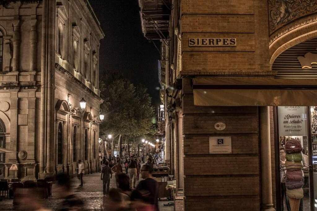 Atico Con Piscina Junto Catedral De Sevilla المظهر الخارجي الصورة