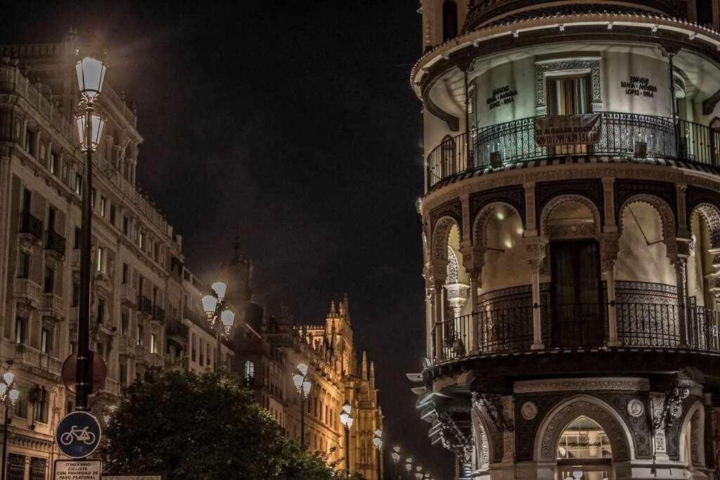 Atico Con Piscina Junto Catedral De Sevilla المظهر الخارجي الصورة